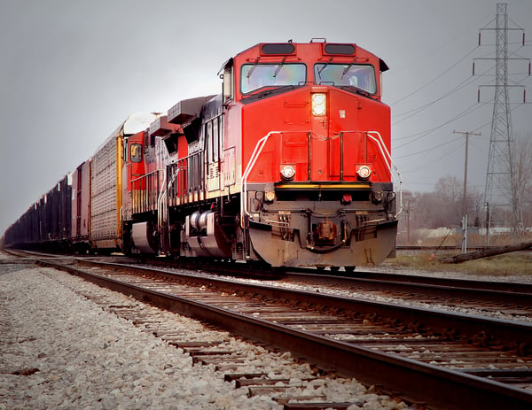 railroad-locomotive-pulling-out-of-detroit