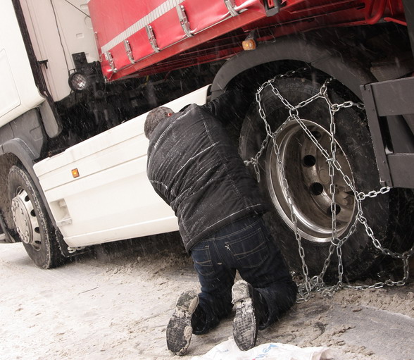 truck-tire-chain