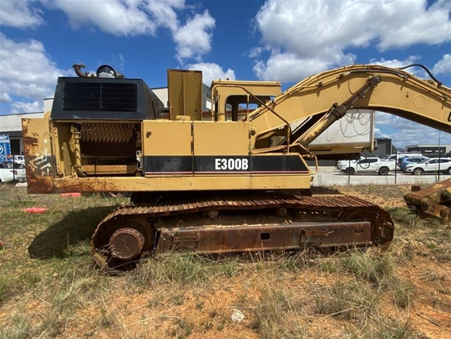 How to Maintain an E300B Caterpillar Excavator